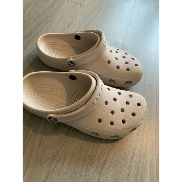 Crocs Womens Classic Clog Size 9 Light Pink Rubber Slip On Slingback Casual - Picture 2 of 6